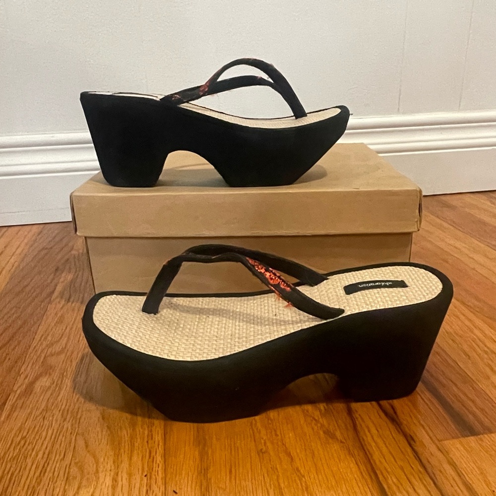 Xhileration platform sandals. Size 5.5 black